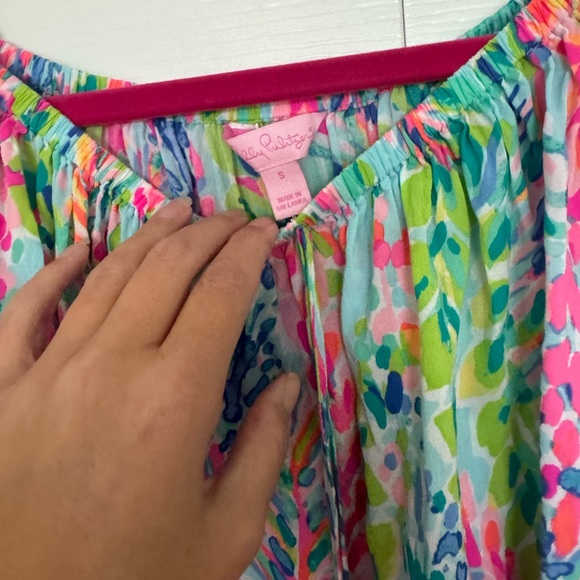 Absolutely Gorgeous Off The Shoulder Lilly Pulitzer Top 🔥 - Picture 2 of 2